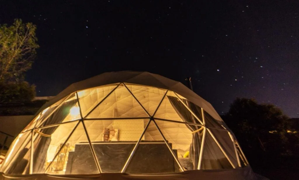 reservar alojamiento en sierra nevada granada cupula hinchable