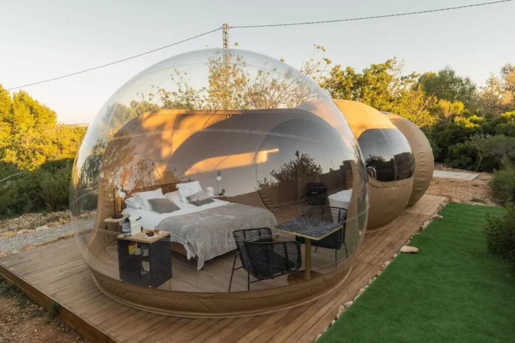 hotel bubble noches de calig en castellon de la plana habitaciones hinchables