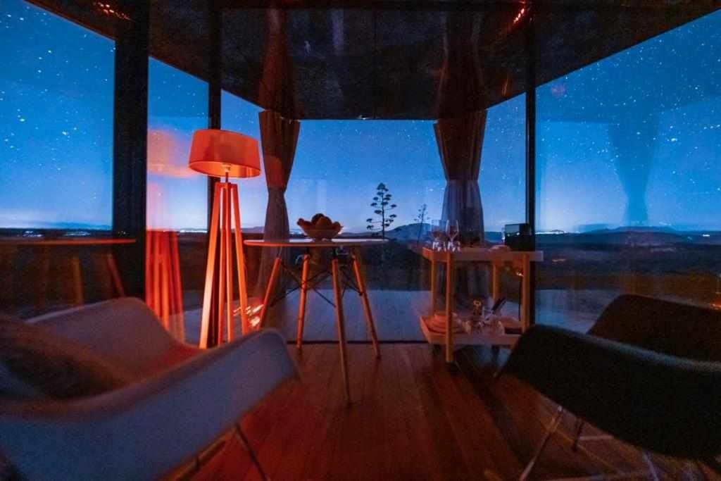 glamping para dormir bajo las estrellas en la casa del desierto granada