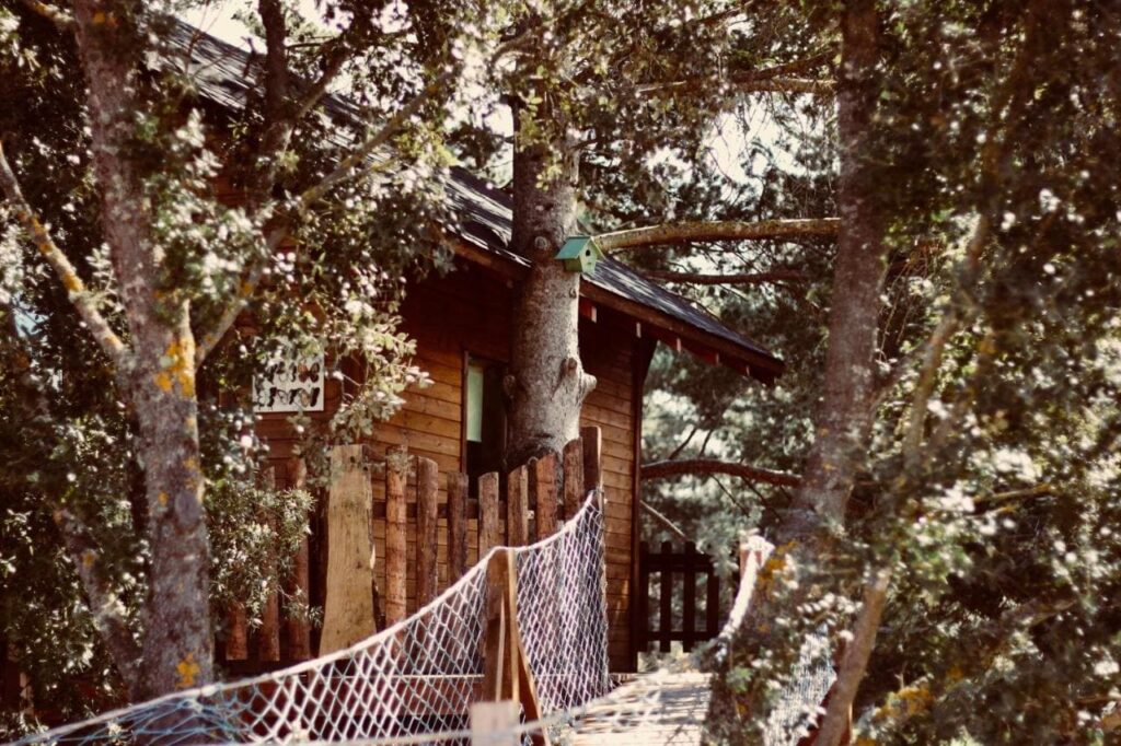 exterior del bungallow de madera en xalet de prades