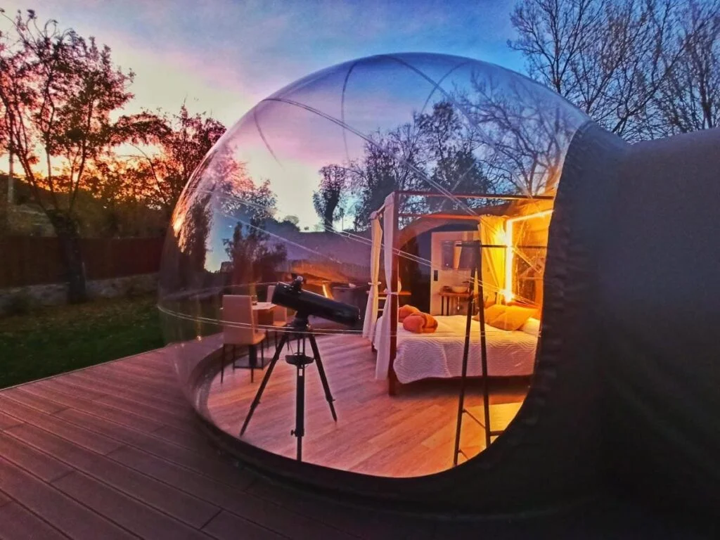 atardecer en la cupula iglu de gredos estelar en avila