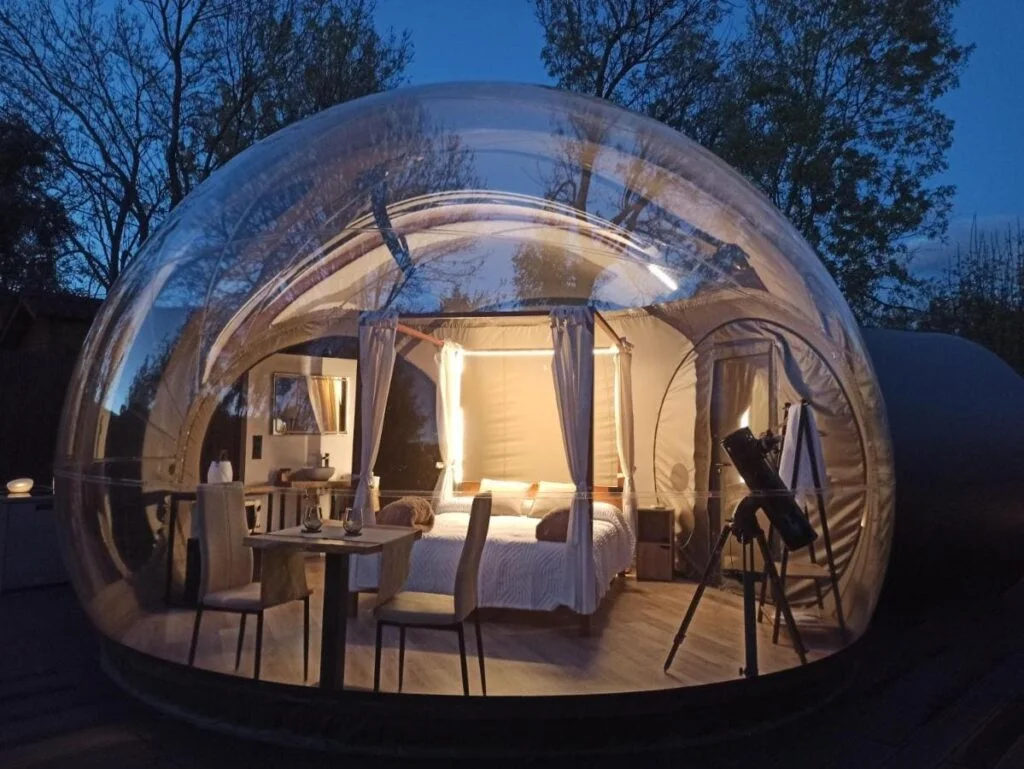 capsula iglu transparente en gredos estelar cerca salamanca