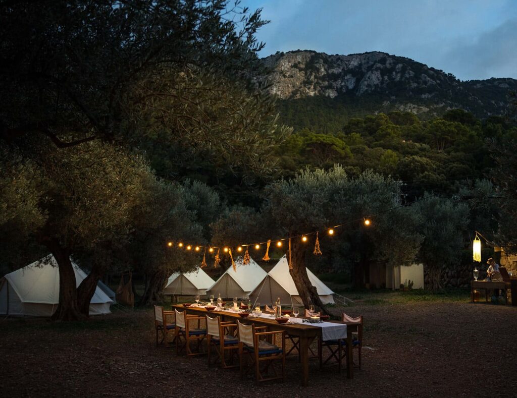 glamping en mallorca con tiendas de campaña y tipis